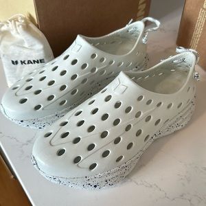 Kane Footwear Size 5